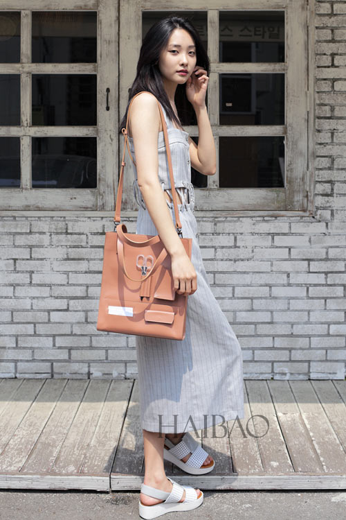 Chân dài quyến rũ trên đường phố Hàn - 7