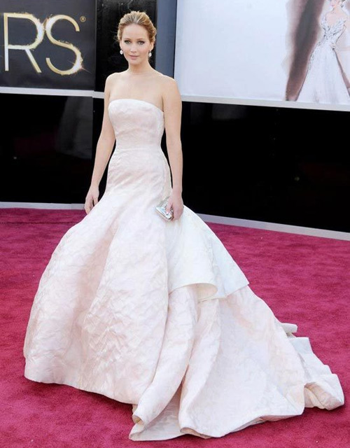 Mỹ nhân và chiếc váy đi mượn! - 3