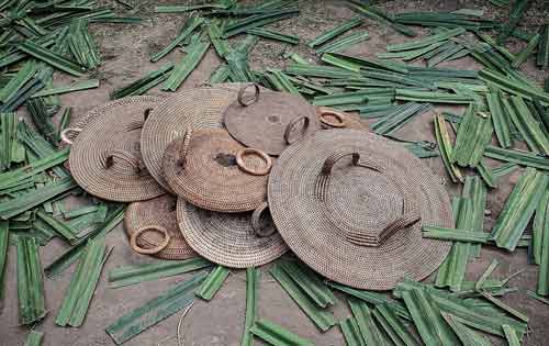 Kỳ quặc 2 lễ hội quất người tóe máu - 8