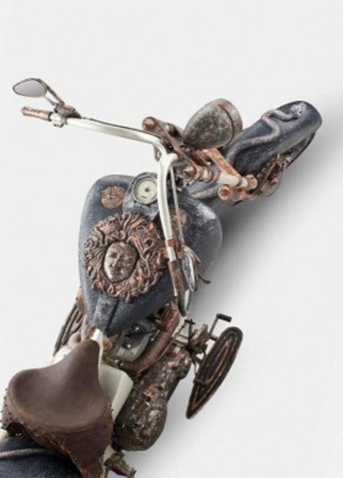 Siêu mô tô khung vàng đắt nhất thế giới - 2