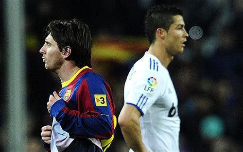 Messi phủ nhận “chiến tranh” với CR7 - 1