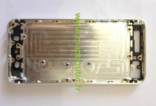 iPhone 5S bản màu vàng bất ngờ xuất hiện - 3