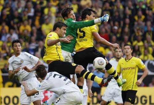 Dortmund – Braunschweig: Lính mới khó chơi - 1