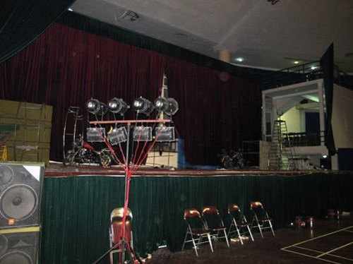 Đoàn xiếc "treo đầu dê" bị vây đánh - 3