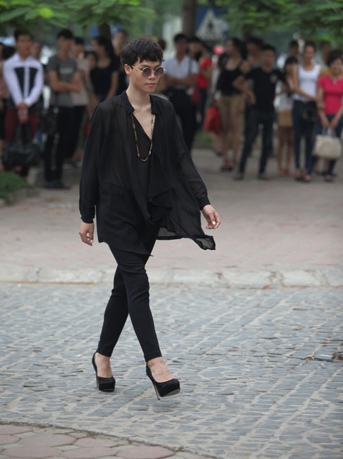 Hà Nội: Tấp nập chuyển giới thi VNTM - 9