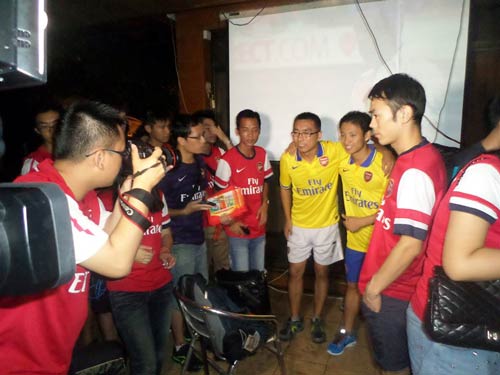 Running Man bị fan Trung Quốc “quây" - 8