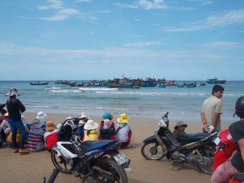 Quảng Ngãi: Phát hiện tàu chứa cổ vật thứ 3 - 5