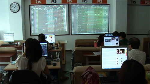 TTCK 20/8: Hai chỉ số chính nhuộm sắc đỏ - 1