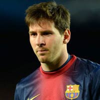 Bóng đá - Messi nôn ngay trên sân