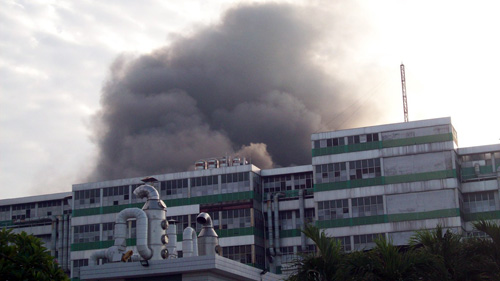 TPHCM: Cháy lớn tại nhà máy sản xuất giày - 1