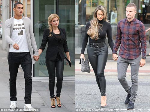 Rooney vui vẻ dự tiệc cùng MU - 3