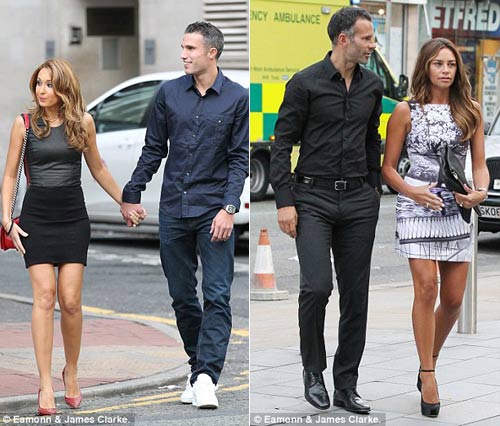 Rooney vui vẻ dự tiệc cùng MU - 4