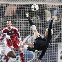 Bóng đá - Siêu phẩm “xe đạp chổng ngược” tuyệt đỉnh