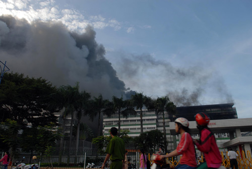 Cháy tại KCN Pou Yuen: Báo cháy chậm - 2