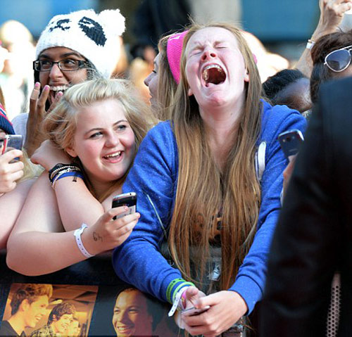 70.000 fan "cuồng nộ" đón One Direction - 12