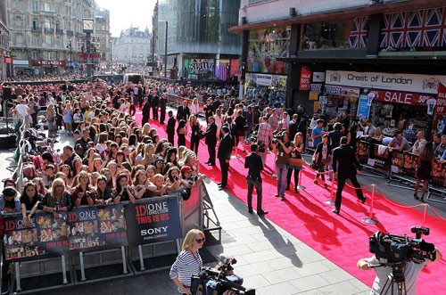 70.000 fan "cuồng nộ" đón One Direction - 2