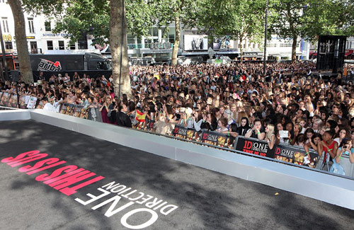70.000 fan "cuồng nộ" đón One Direction - 7