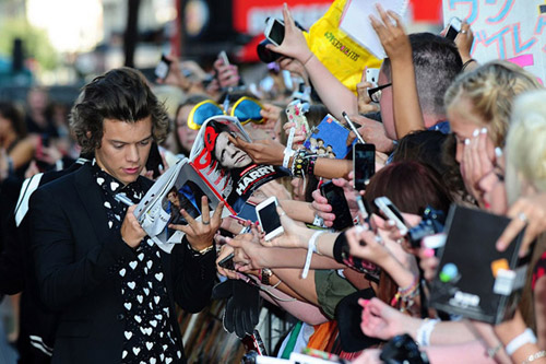 70.000 fan "cuồng nộ" đón One Direction - 9