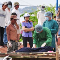 Tin tức trong ngày - Câu cá trúng... xác chết trôi trên sông Hàn