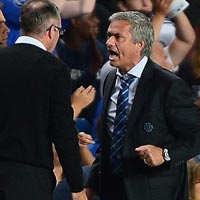 Bóng đá - Mourinho tranh cãi nảy lửa với đối thủ