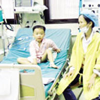 Pháp luật - Gian nan cứu 3 bé bị ép uống thuốc độc