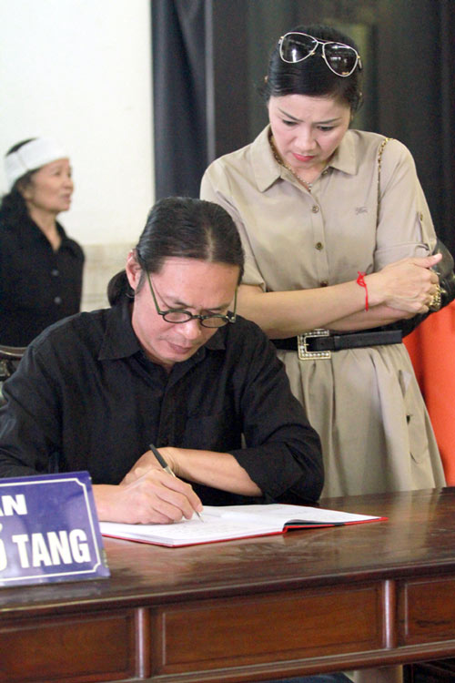 Nghẹn ngào tiễn đưa NSND Bạch Diệp - 9