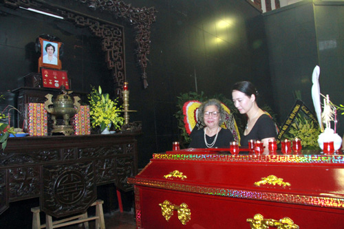 Nghẹn ngào tiễn đưa NSND Bạch Diệp - 2