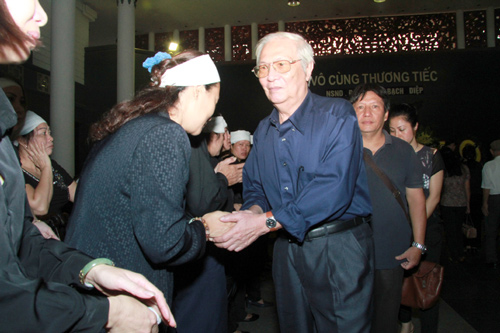 Nghẹn ngào tiễn đưa NSND Bạch Diệp - 15