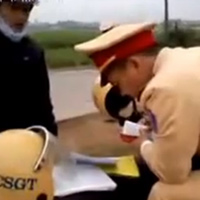 Tin tức trong ngày - Đề nghị xử lý văn bản “chụp ảnh CSGT”