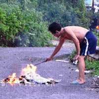 Tin tức trong ngày - Đội trưởng Viện Thiết kế chết thảm ở chân cầu Bãi Cháy