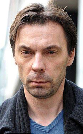 Đi tù vì quấy rối người nổi tiếng (Kỳ 2) - 2