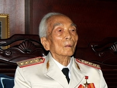 Chúc thọ Đại tướng Võ Nguyên Giáp 102 tuổi - 1