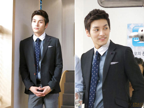 Sao Hoàng cung khoe ảnh tại Việt Nam - 8