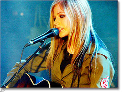 Đi tù vì quấy rối người nổi tiếng (Kỳ 3) - 5