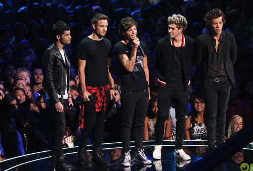 Miley Cyprus diễn bạo đêm MTV Awards - 13