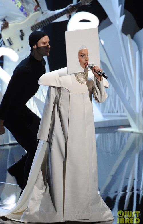 Miley Cyprus diễn bạo đêm MTV Awards - 15