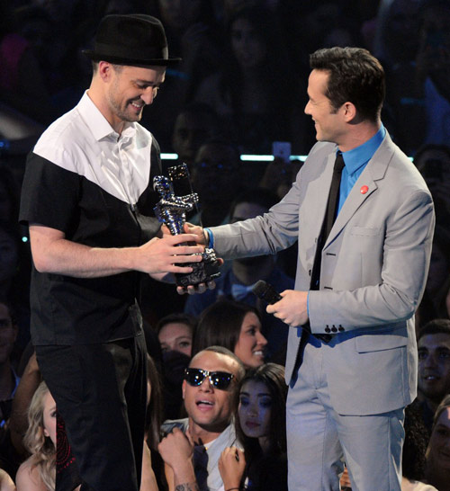 Miley Cyprus diễn bạo đêm MTV Awards - 9