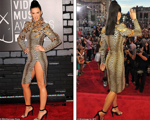 Dấu ấn thời trang kinh dị ở thảm đỏ MTV - 3