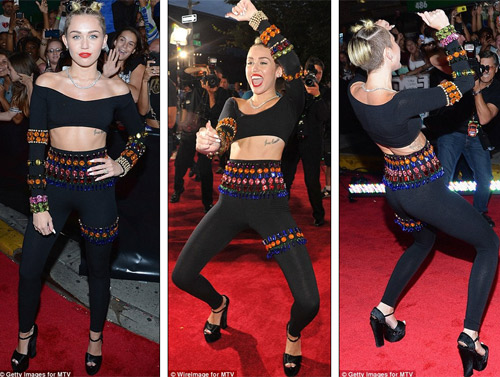 Dấu ấn thời trang kinh dị ở thảm đỏ MTV - 5