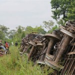 Tin tức trong ngày - Mexico: Tàu trật bánh, ít nhất 5 người chết