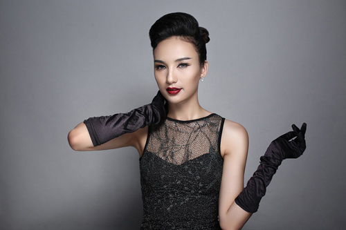 Ngọc Diễm gợi cảm với son mận chín - 4