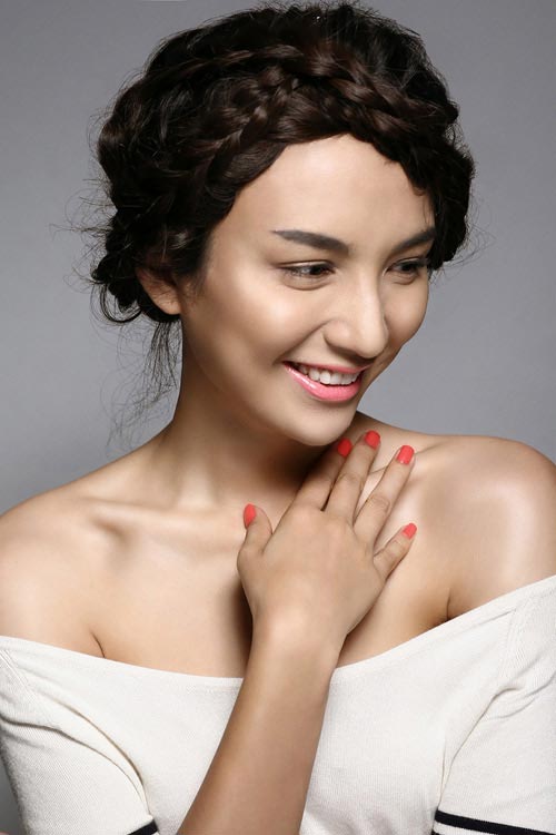 Ngọc Diễm gợi cảm với son mận chín - 7