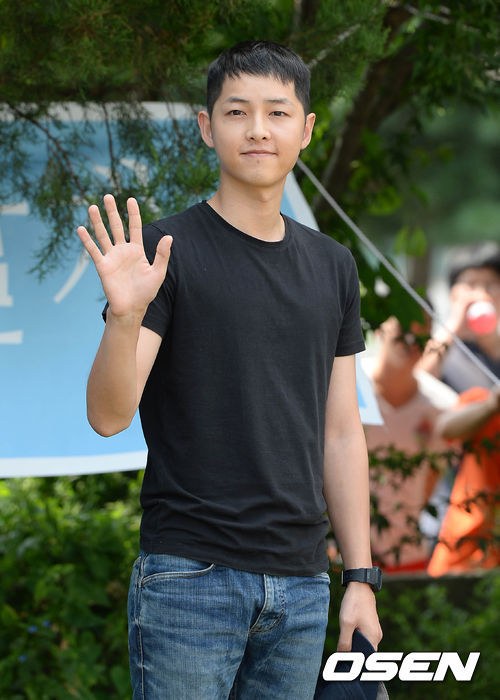 Toàn cảnh mỹ nam Song Joong Ki nhập ngũ - 9