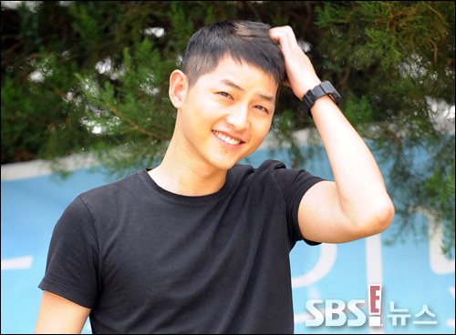 Toàn cảnh mỹ nam Song Joong Ki nhập ngũ - 2