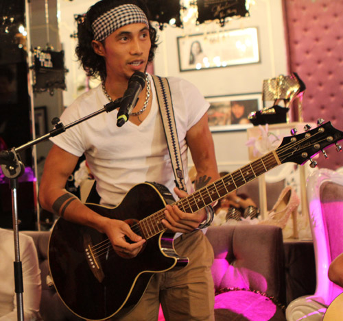 Trí Nguyễn gây bất ngờ với bộ râu mới - 20