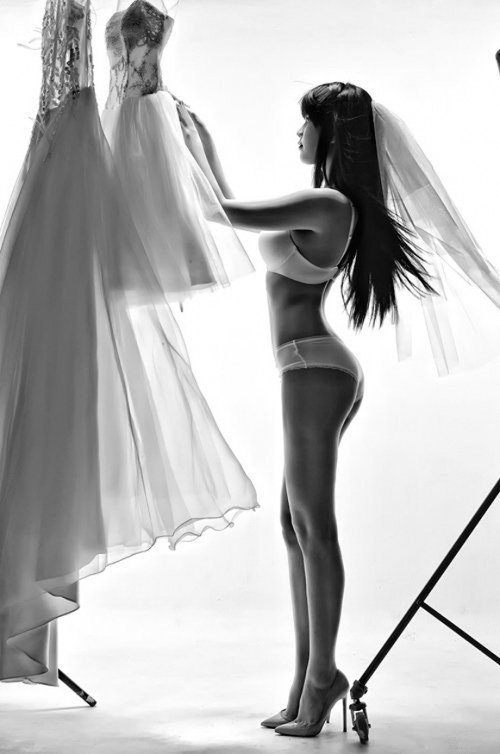 Mỹ nhân Việt mặc gì đêm tân hôn? - 11