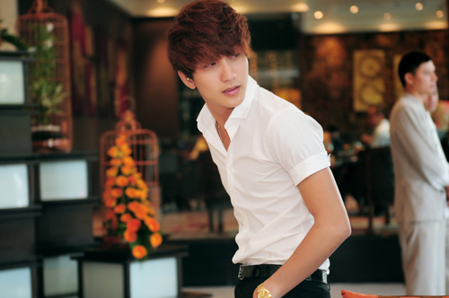 Chi Pu cá tính, Vân Navy gợi cảm - 3