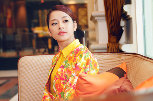 Chi Pu cá tính, Vân Navy gợi cảm - 5