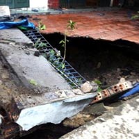 Tin tức trong ngày - Hàng loạt “hố tử thần”: Do sụt tầng nước