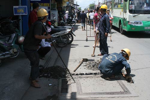 Sếp nhận lương “khủng”: Khắc phục hậu quả - 2